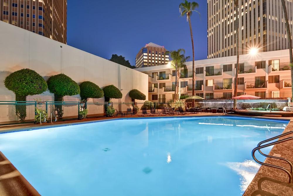 Hilton Garden Inn Phoenix Midtown Экстерьер фото