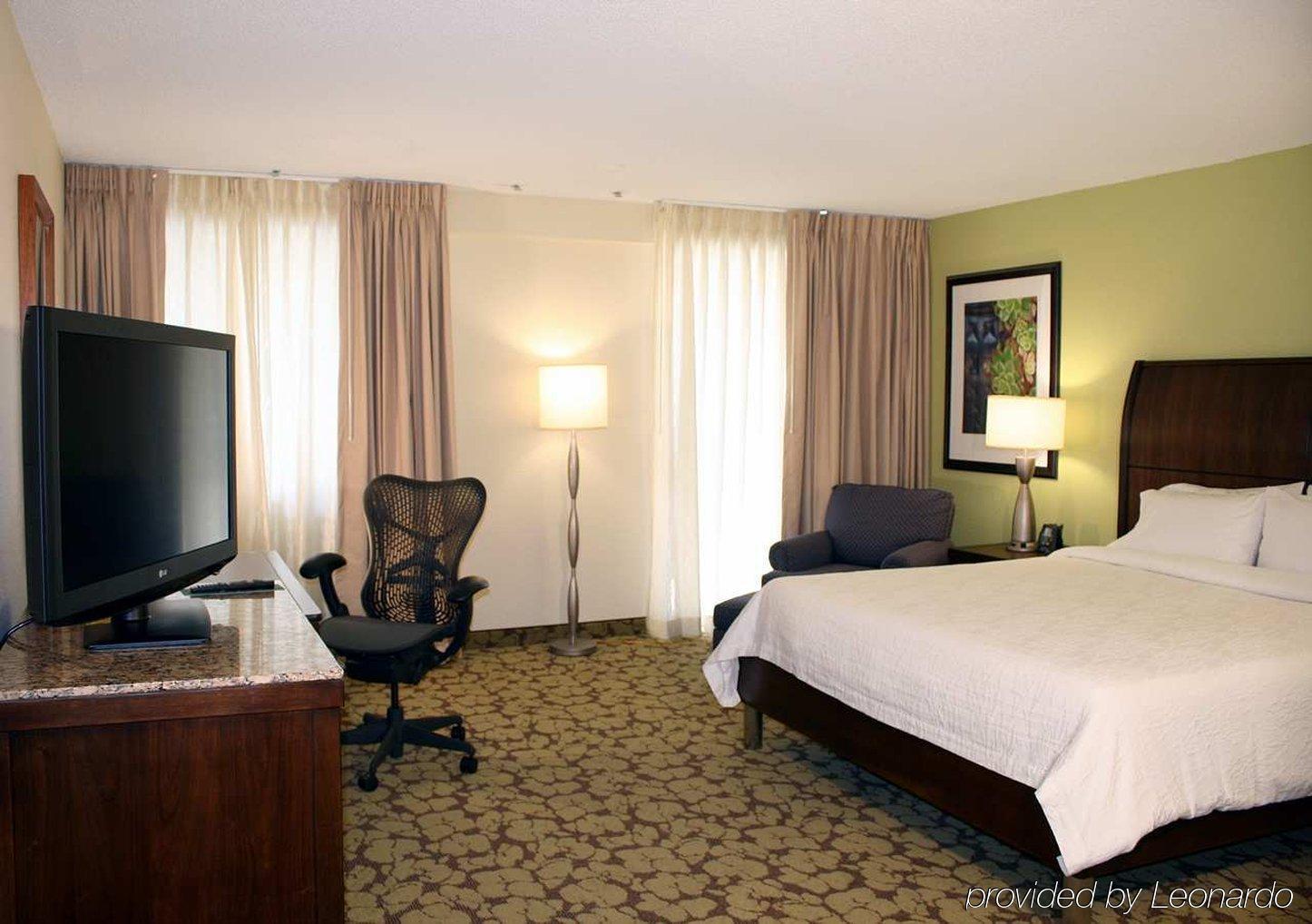 Hilton Garden Inn Phoenix Midtown Экстерьер фото